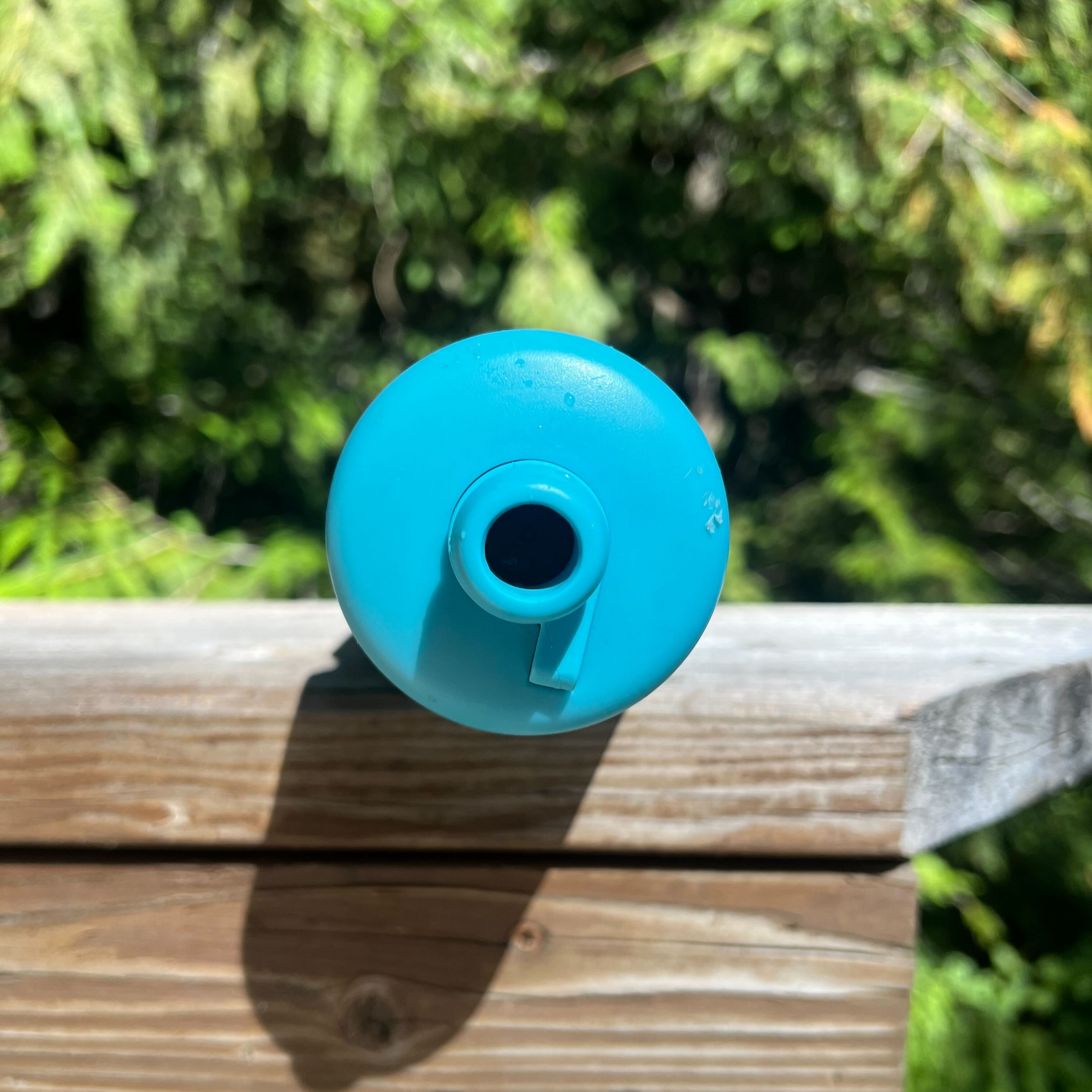 Bivo bottle nozzle is upside down, for a worse flow rate